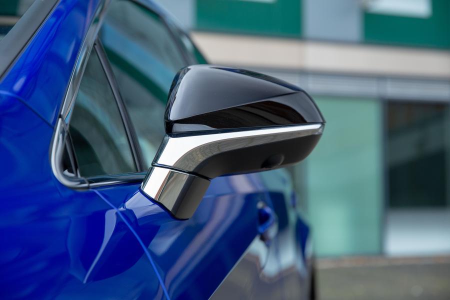 Детали экстерьера Lexus RX450h F-Sport 2019 года  (UK) (фото 14 из 40)
